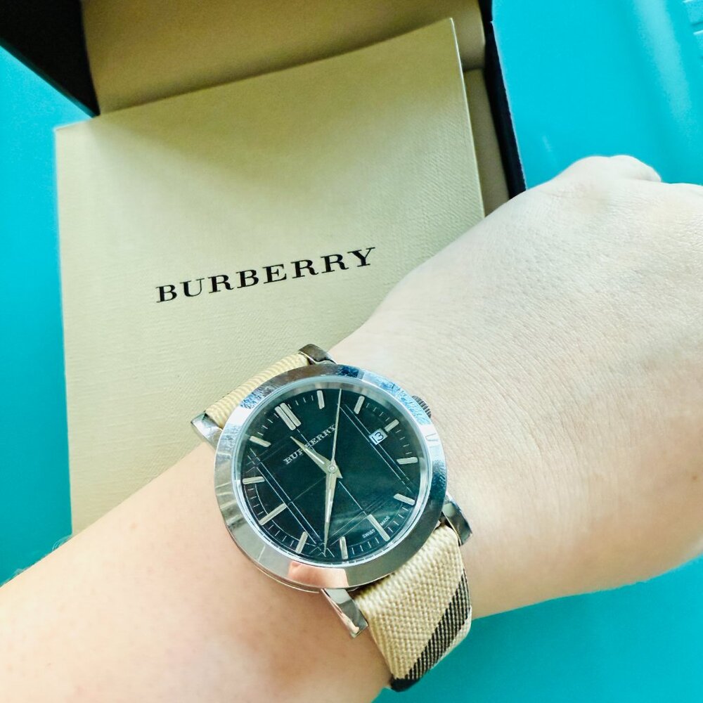 *VINTAGE* Unisex Heritage Check Burberry Watch I Authenticated - Picture 3 of 11